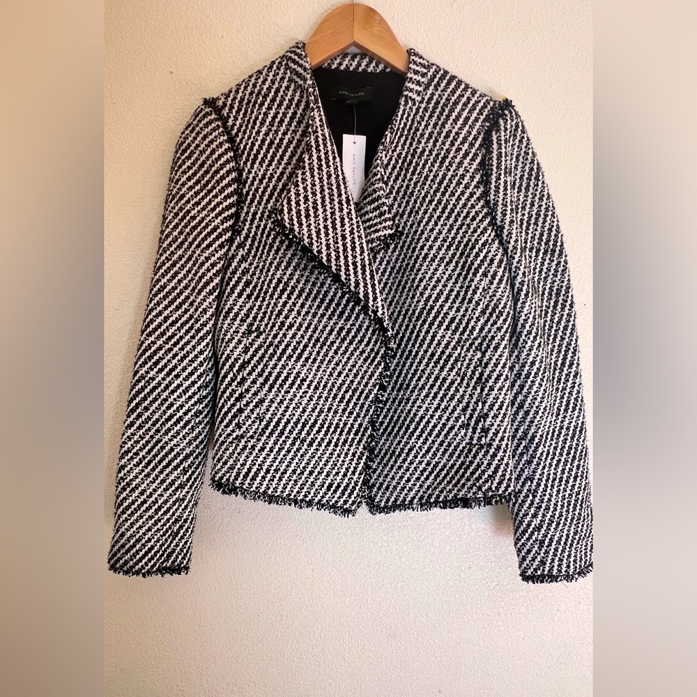 ANN TAYLOR  Tweed Jacket Black White Size 8, NWT.